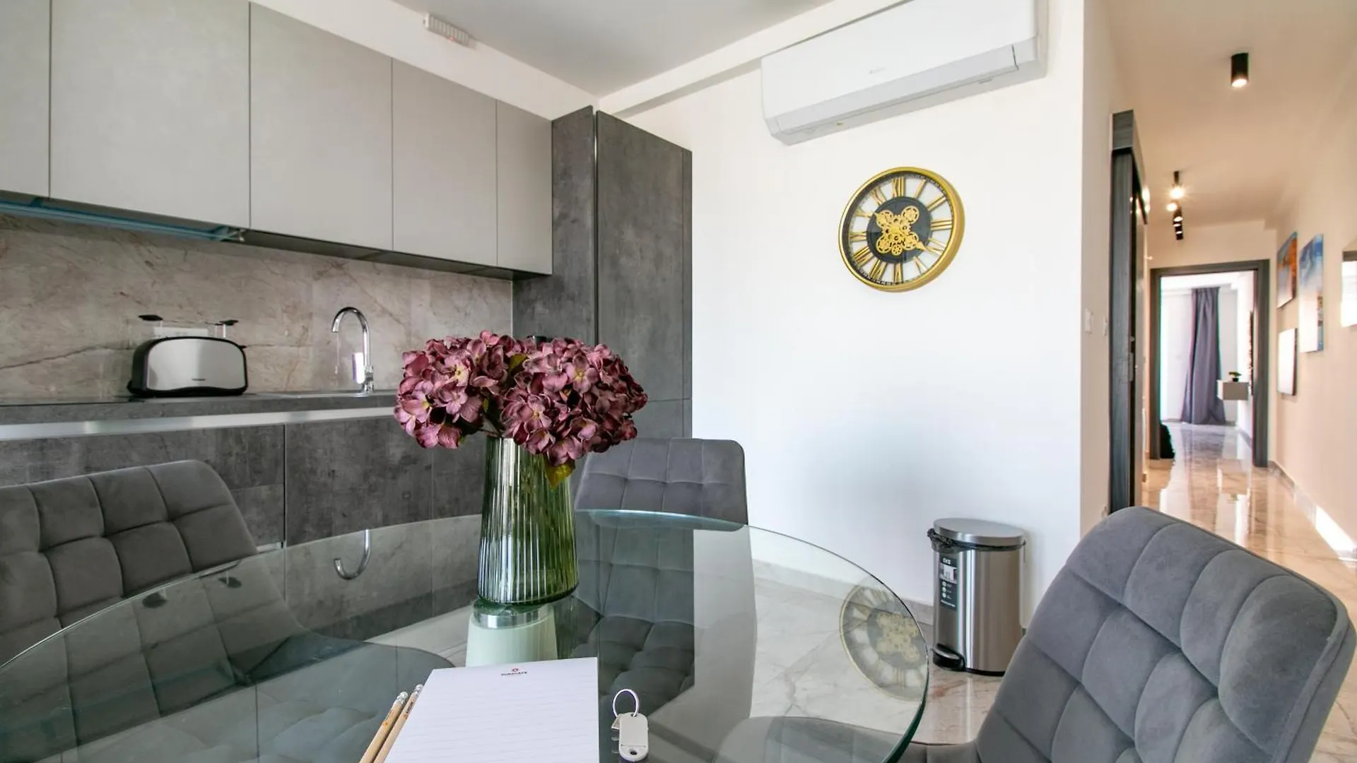 Spinola Seafront Deluxe Apartment Saint Julian's